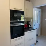 Kleopatra * לוטרה אוריאס אלניס
